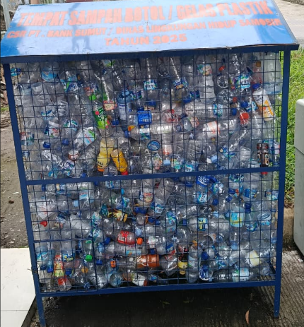 Tempat sampah botol